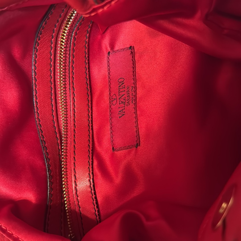 Valentino Garavani Red Rose Leather Bag - Picture 4 of 7